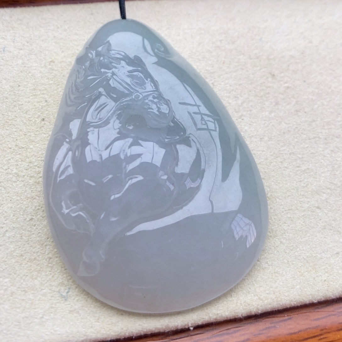 翡翠未镶嵌颈饰吊坠