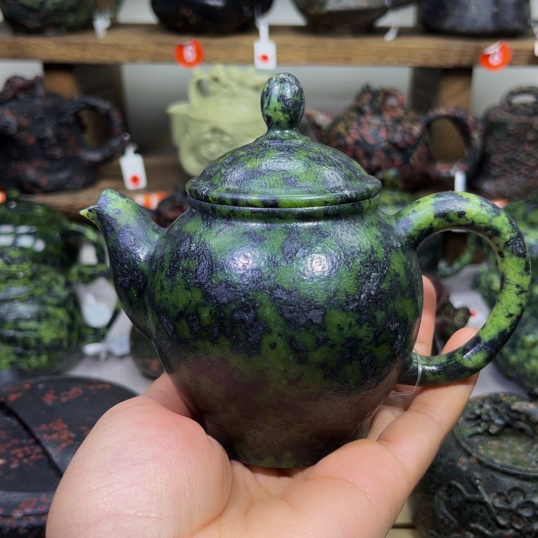 乾*藏玉药王石精品壶有纹