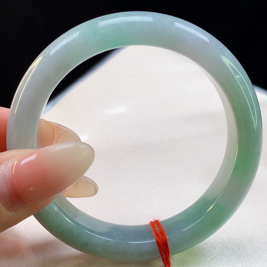 翡翠手镯未镶嵌天然翡翠5215