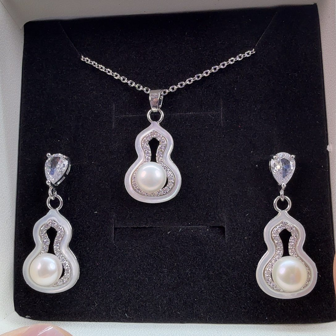 淡水珍珠耳饰未镶嵌