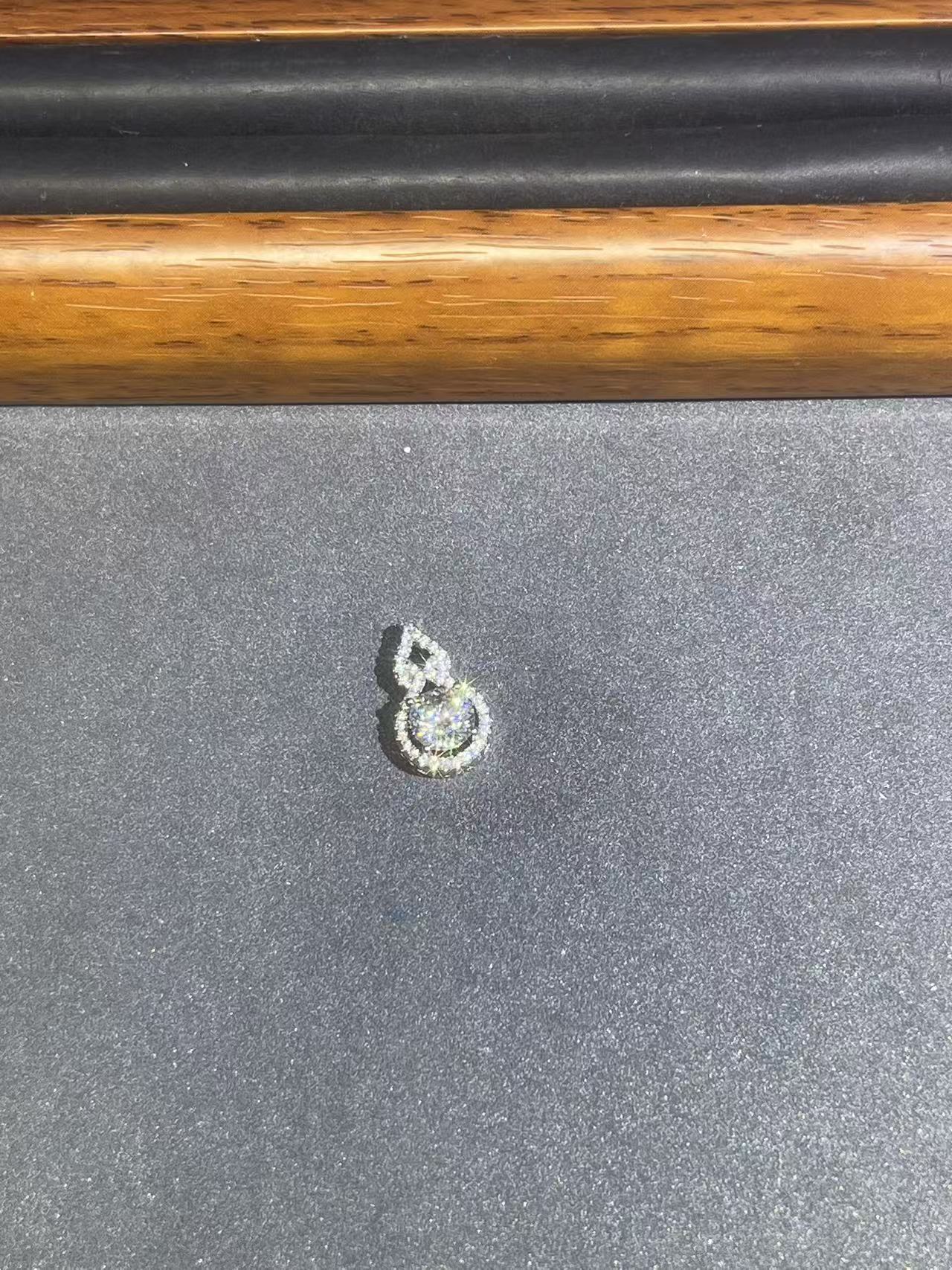 d140白色葫芦吊坠多样发