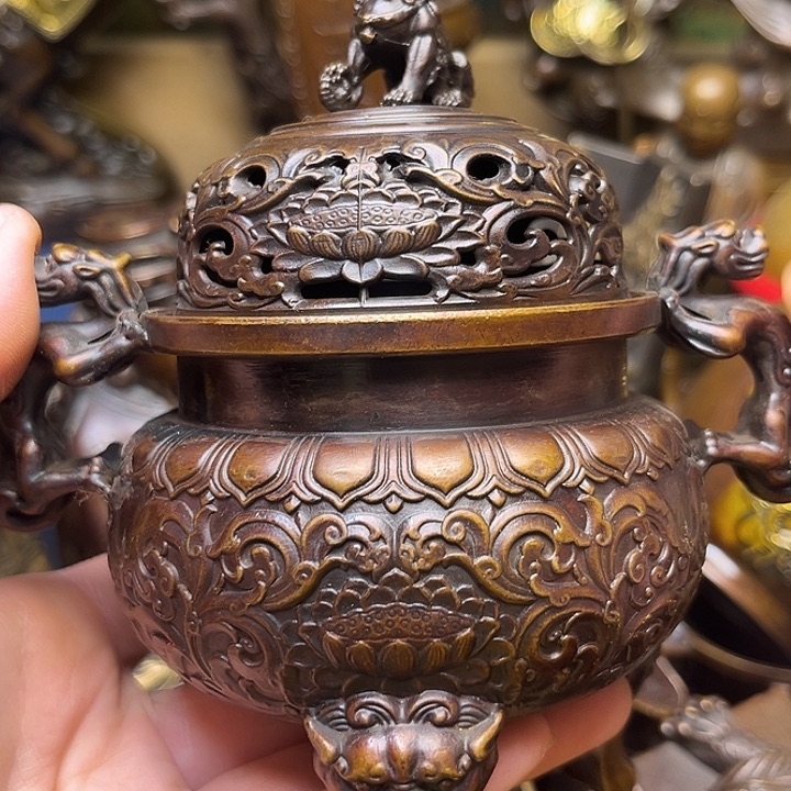 精美铜器批发档口