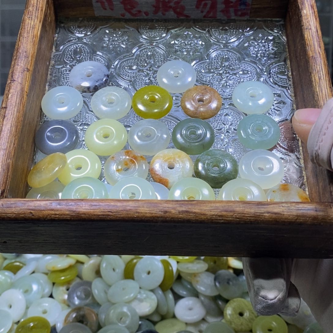 合金蛇纹石玉颈饰113