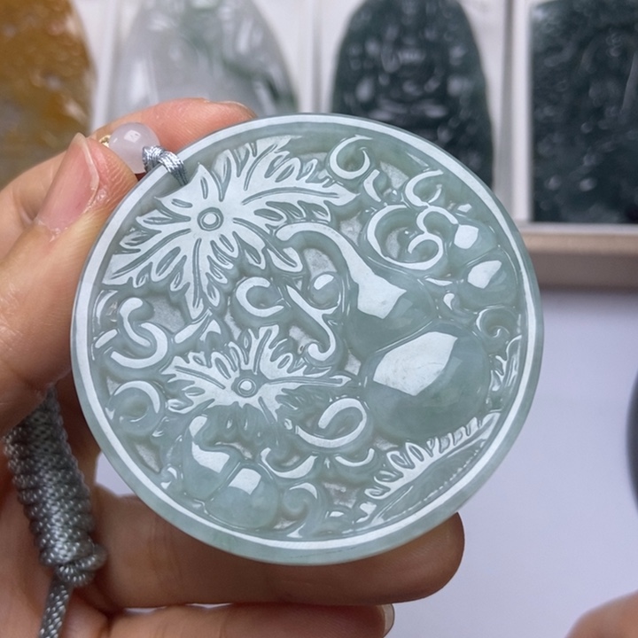 翡翠未镶嵌颈饰翡翠