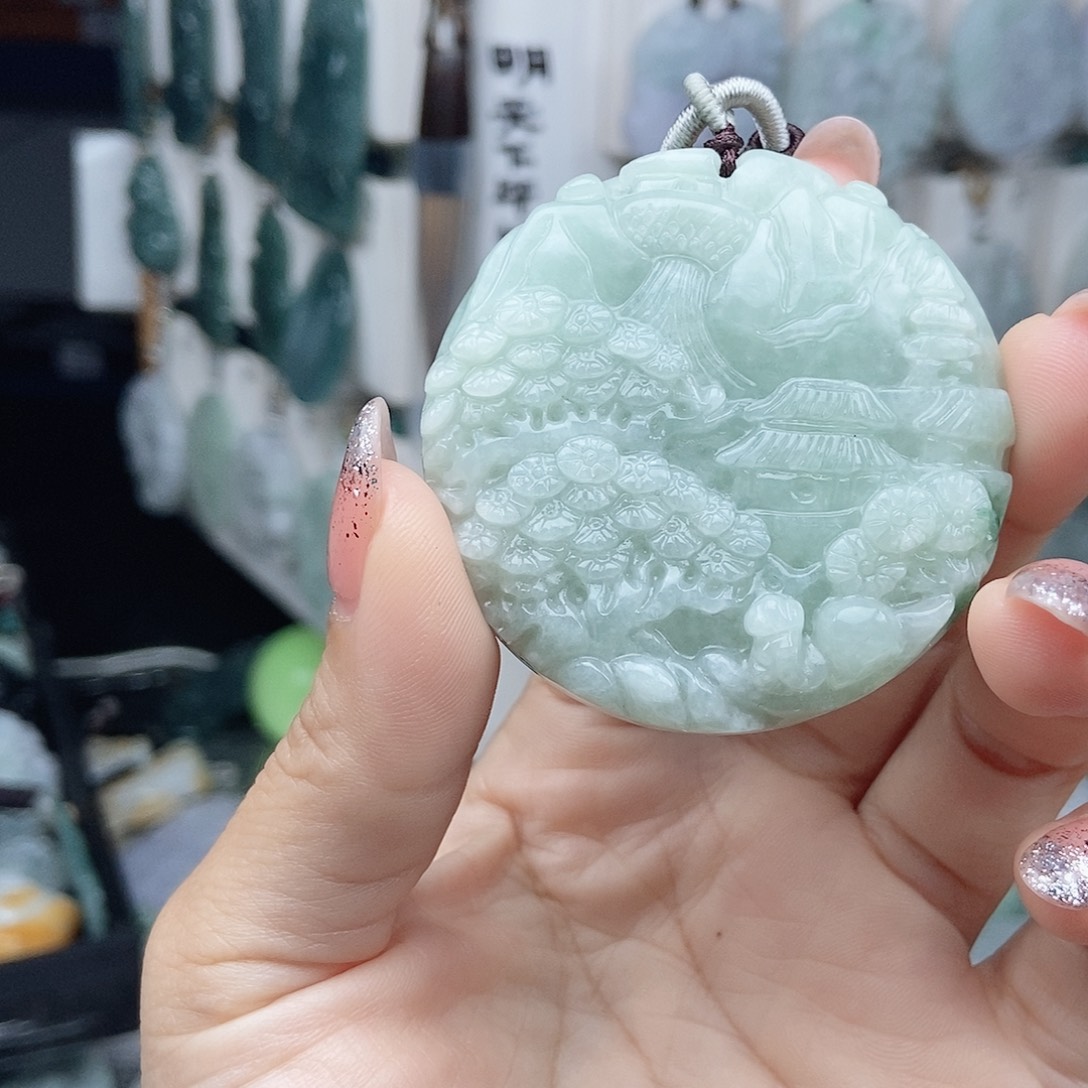 翡翠颈饰未镶嵌翡翠