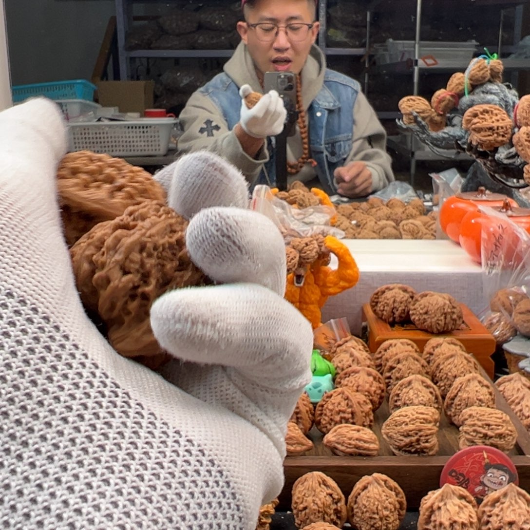 王***某文玩核桃吊坠天使之翼