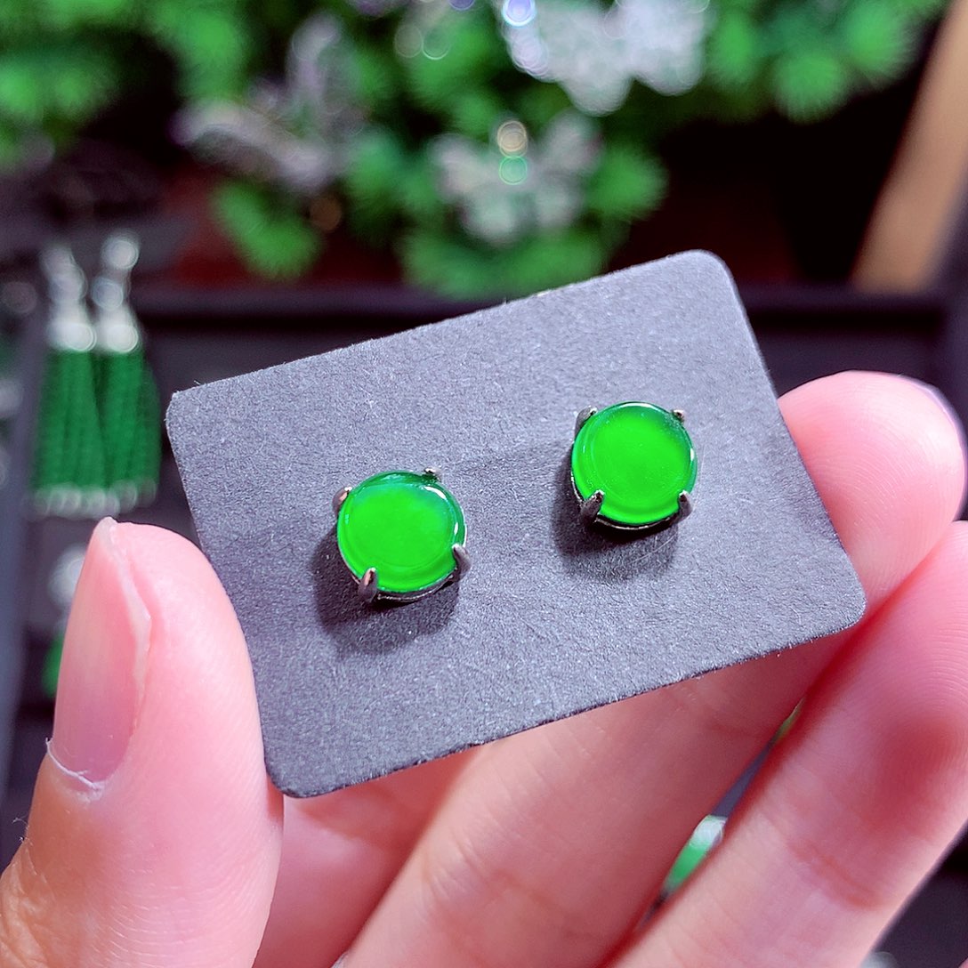 颈饰未镶嵌翡翠天然