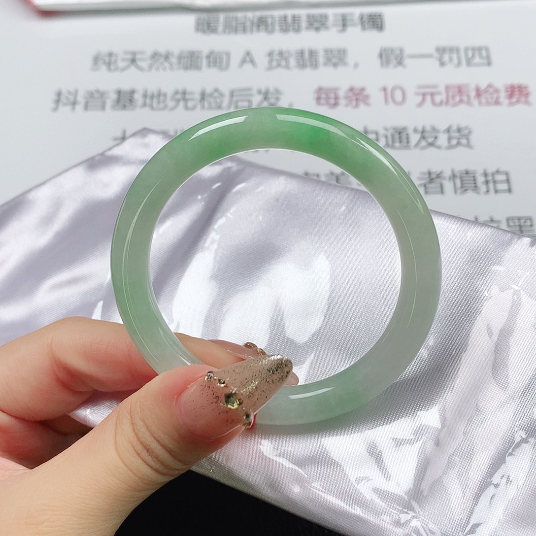 翡翠手镯未镶嵌1566