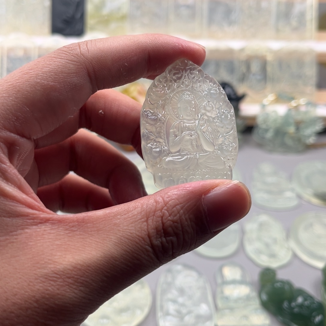 未镶嵌蛇纹石玉颈饰