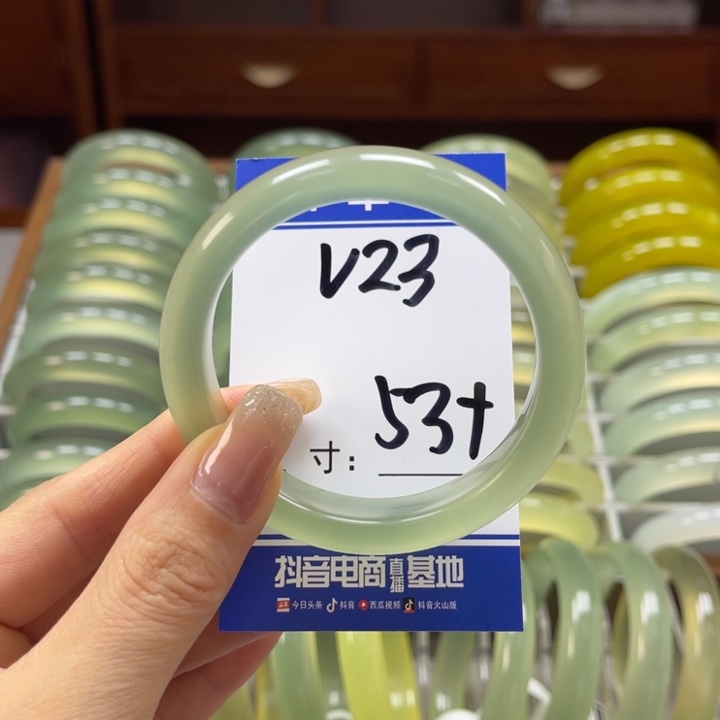岫玉未镶嵌手镯泛*手镯