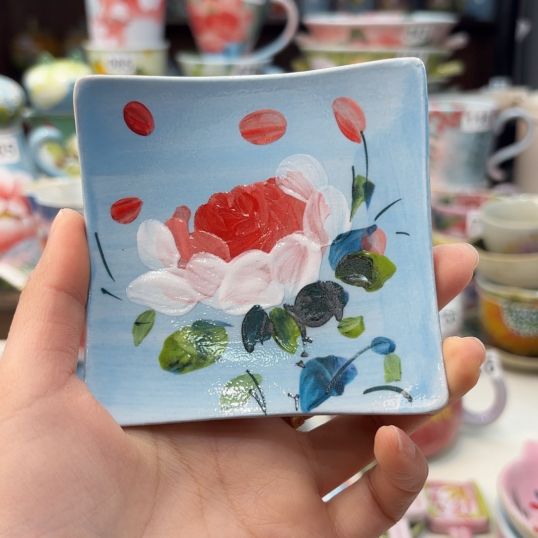 瓷片兔兔好漂亮呜呜e e e e e o