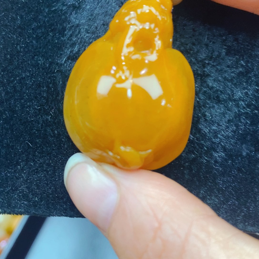 未镶嵌石英质玉（黄龙玉）手链