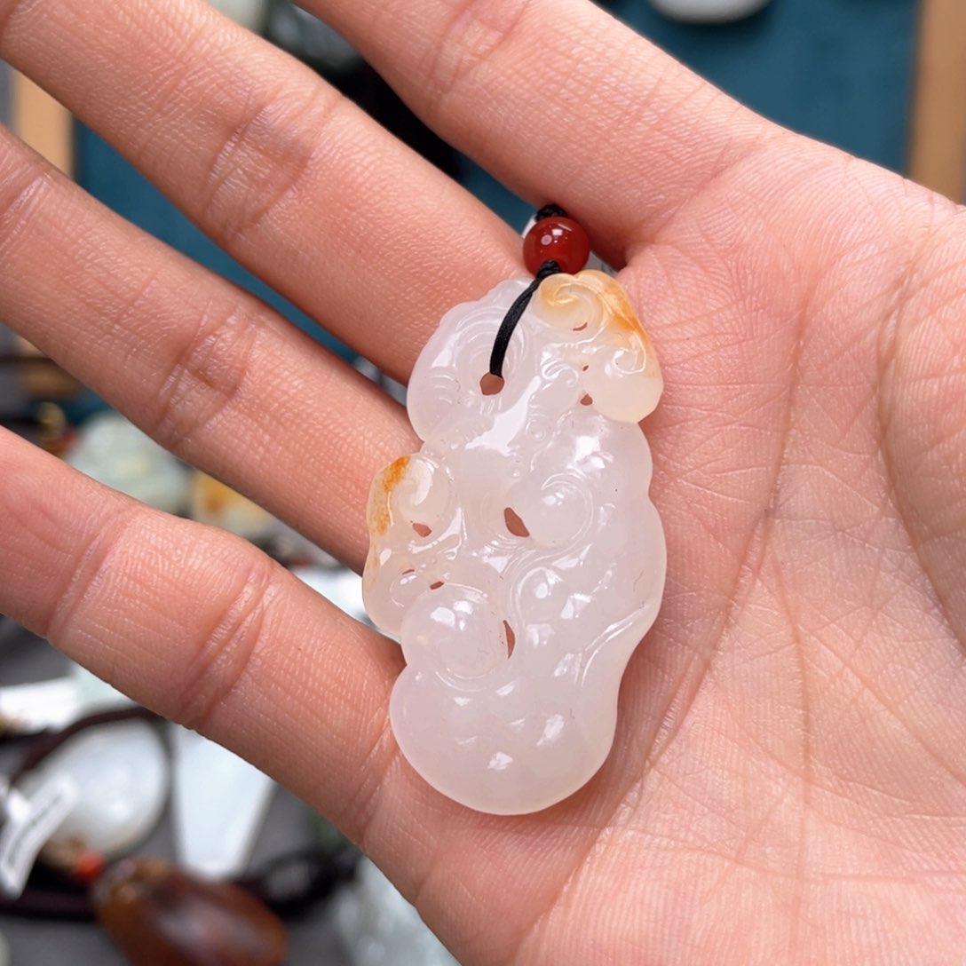 和田玉颈饰未镶嵌