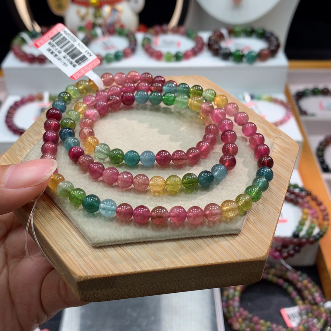 碧玺手链未镶嵌     5.8mm。