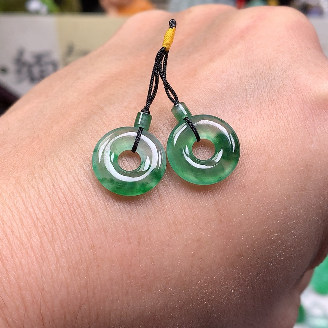 翡翠散珠缅甸天然A货翡翠阳绿甜甜圈