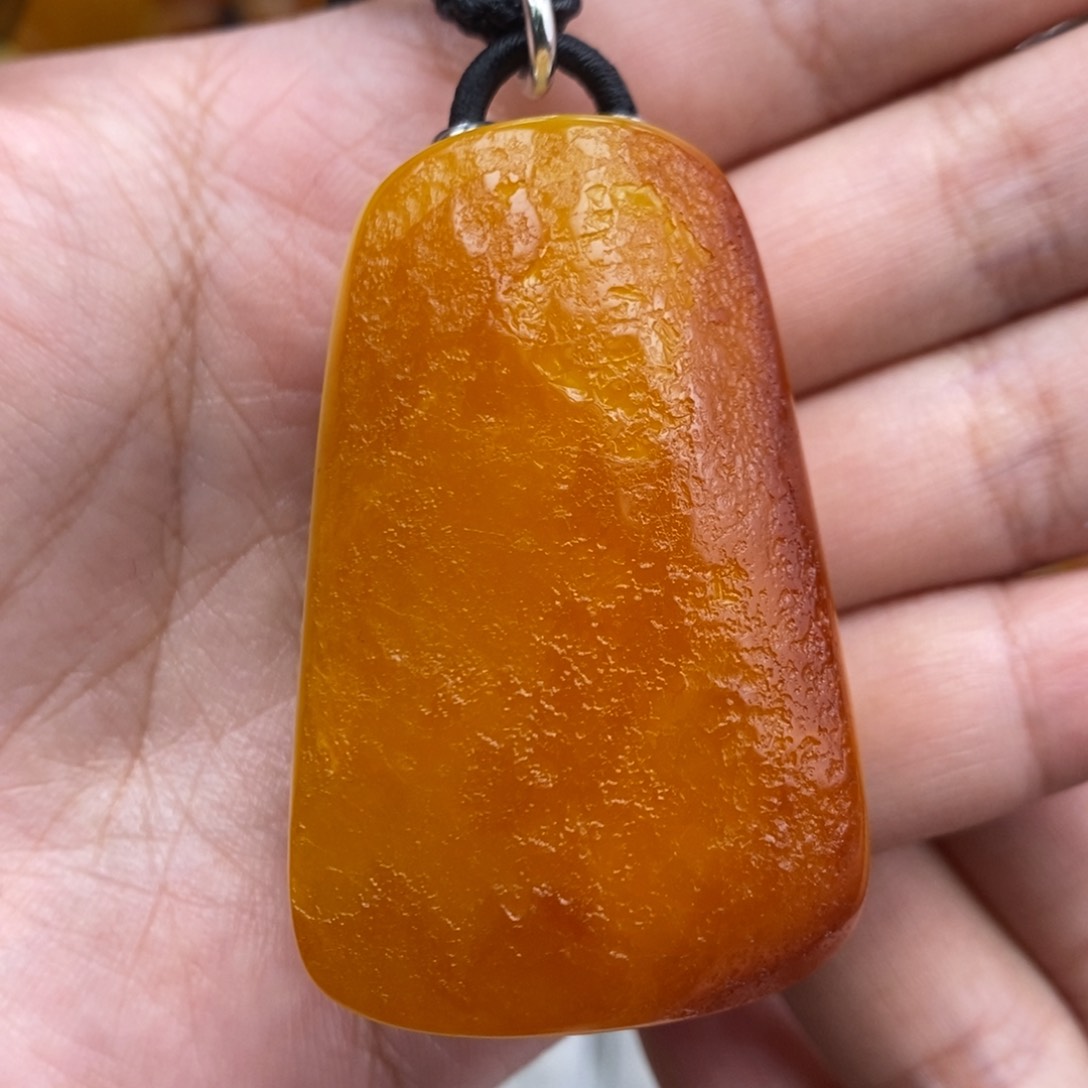 琥珀吊坠(赠链)未镶嵌