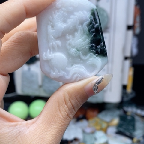 翡翠颈饰未镶嵌翡翠