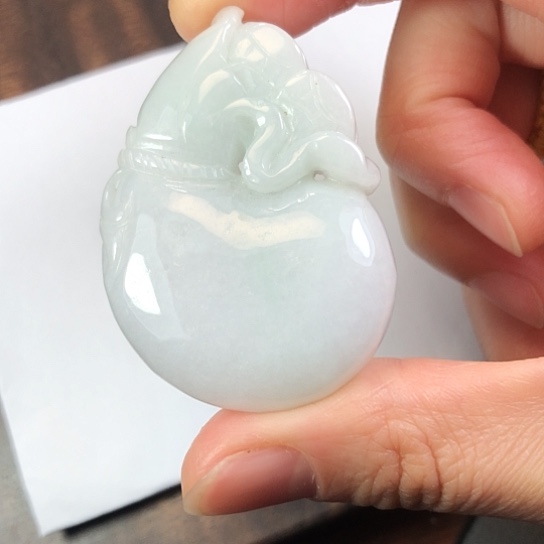 翡翠未镶嵌颈饰缅甸A货，每天下午1点半开播