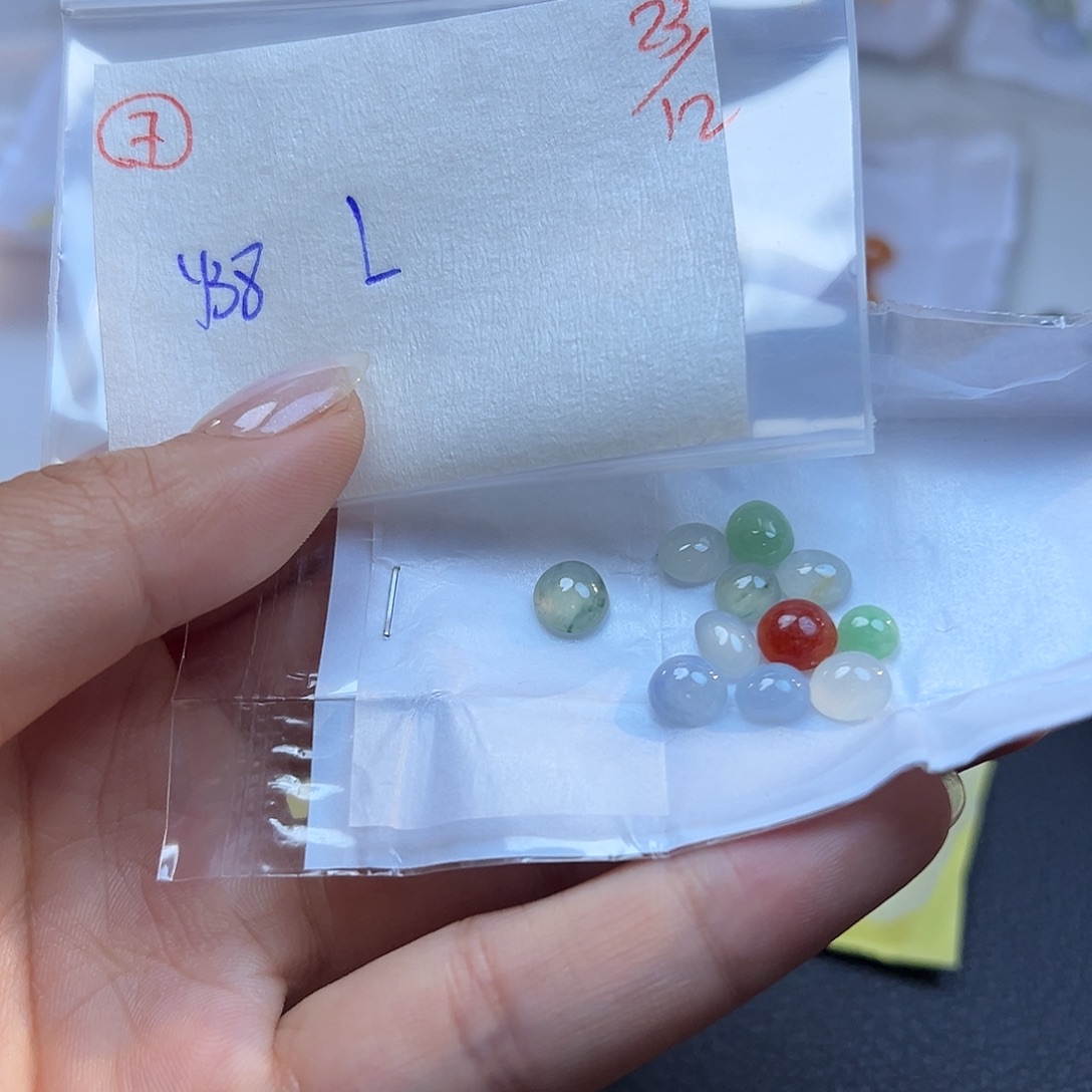 L***i定制翡翠未镶嵌翡翠