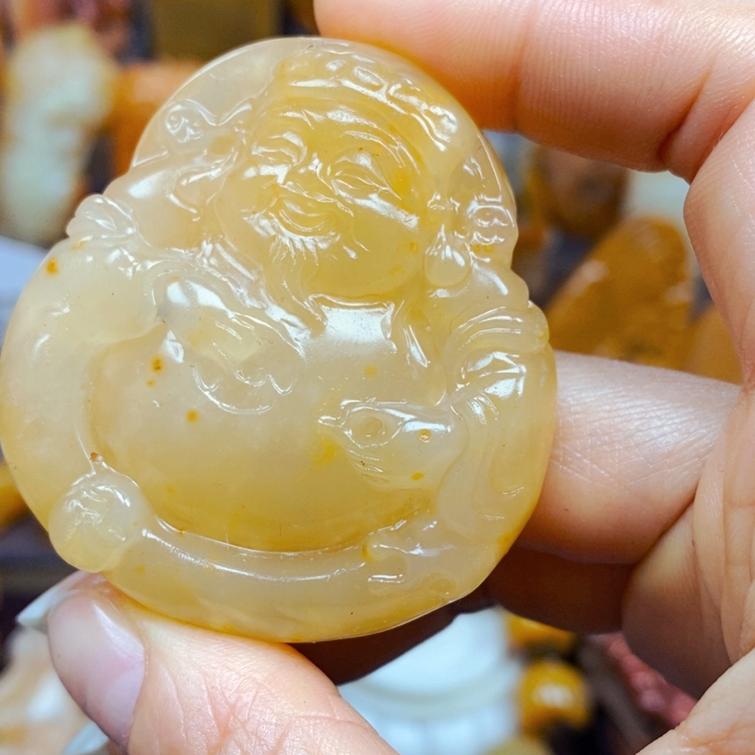 石英质玉（黄龙玉）未镶嵌颈饰