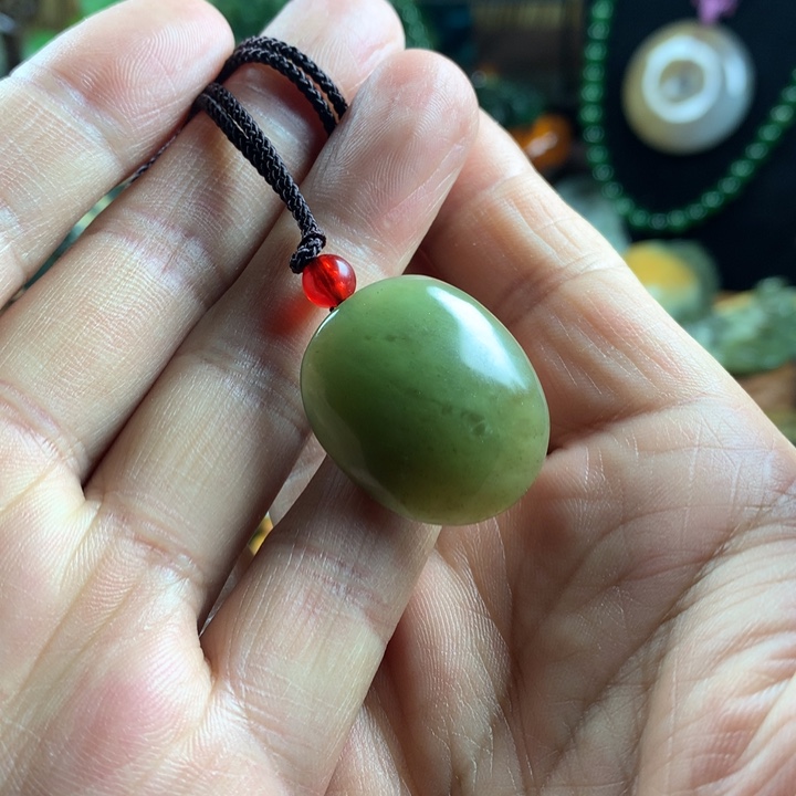 岫岩河磨玉（透闪石质玉）吊坠未镶嵌