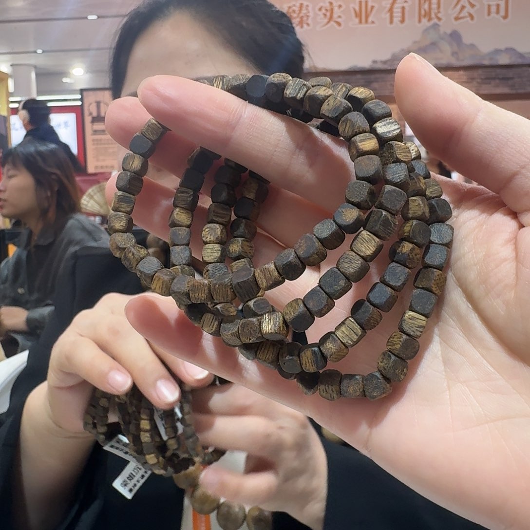 沉香枕沉香白棋方珠单圈 5m 多样性发二