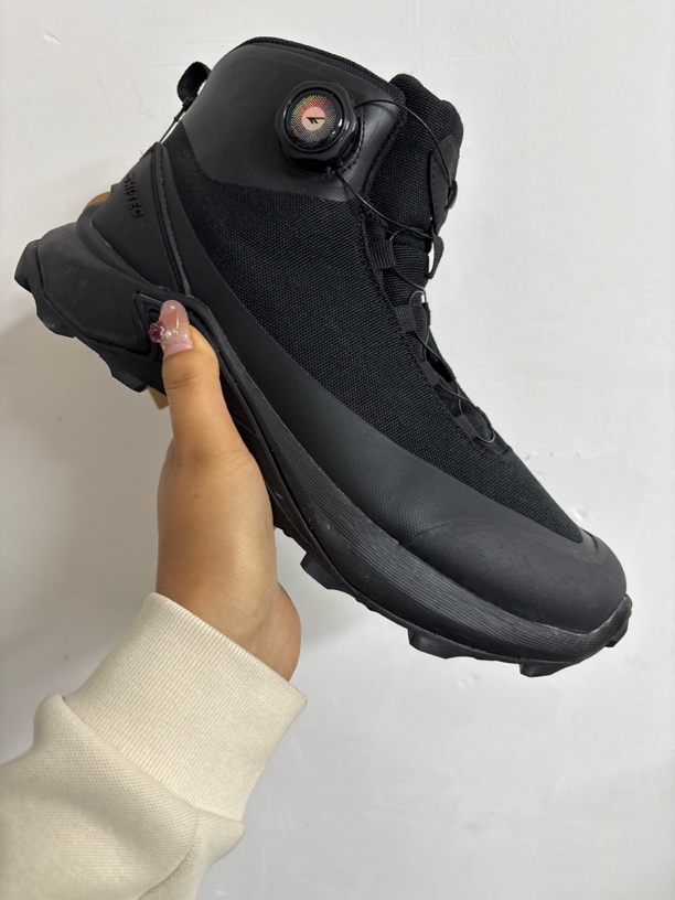 海泰克男士高端户外旅游鞋中帮黑色40码