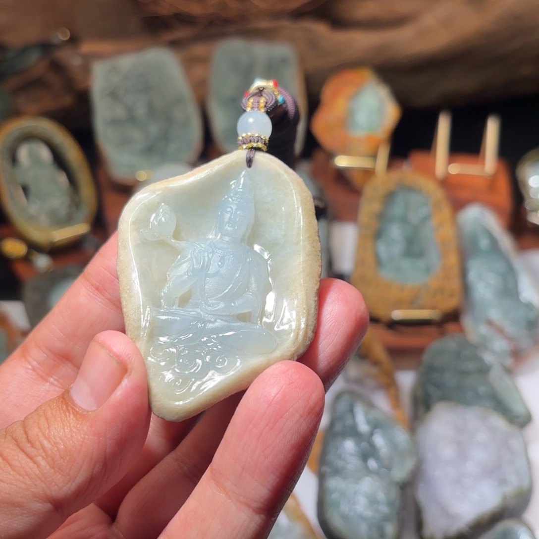 ****定制翡翠未镶嵌观音