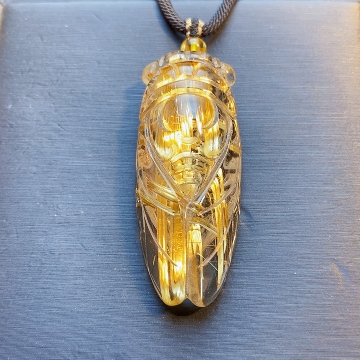 颈饰未镶嵌发晶天然白体黄钛晶一鸣惊人金蝉吊坠