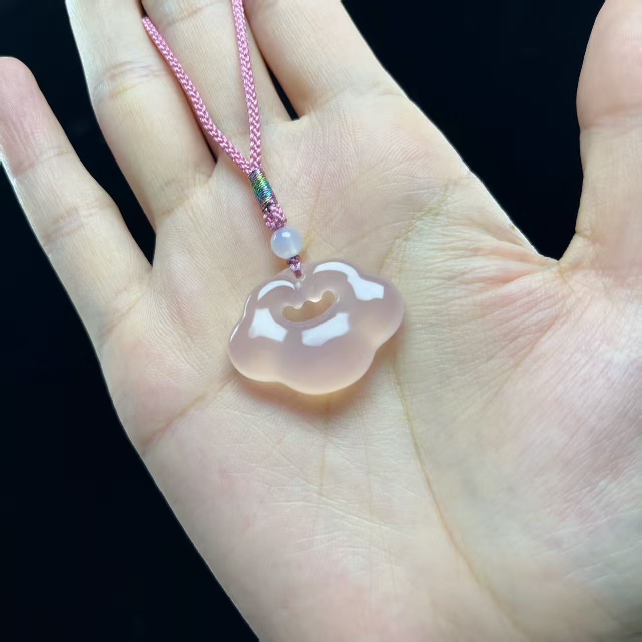 天然玛瑙玉髓冰粉祥云锁平安锁