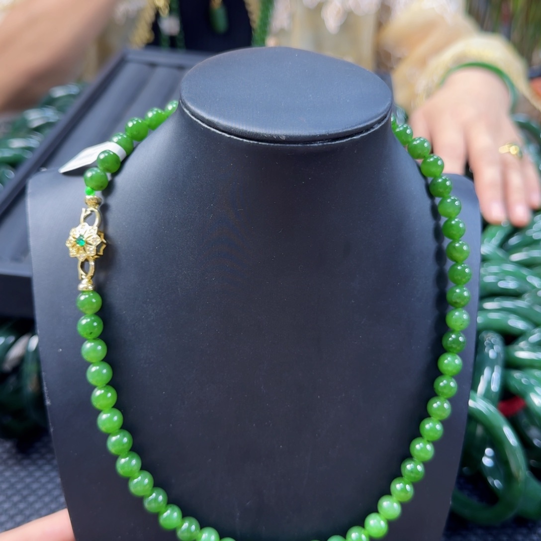 和田玉（碧玉）未镶嵌颈饰卡8