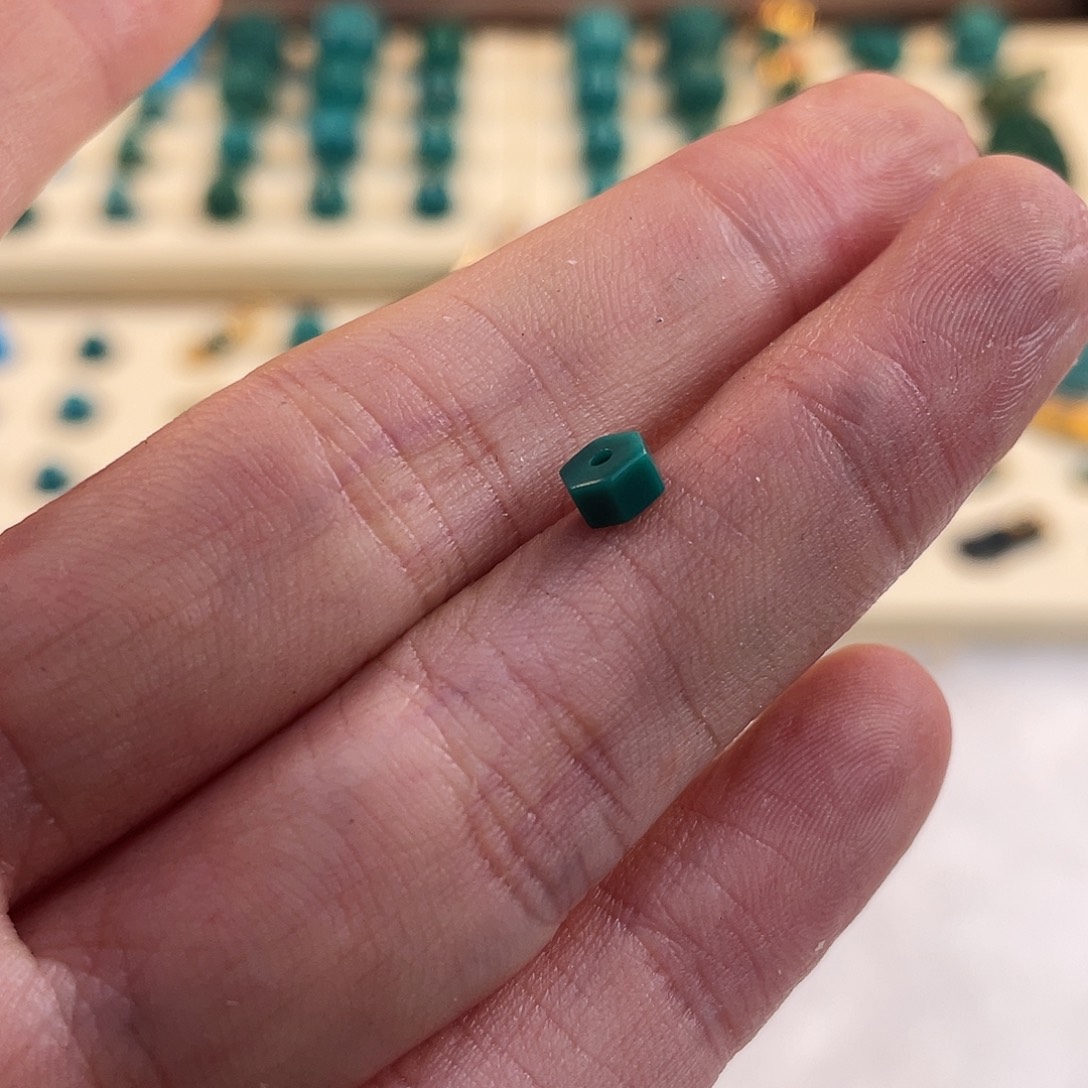 绿松石未镶嵌耳饰