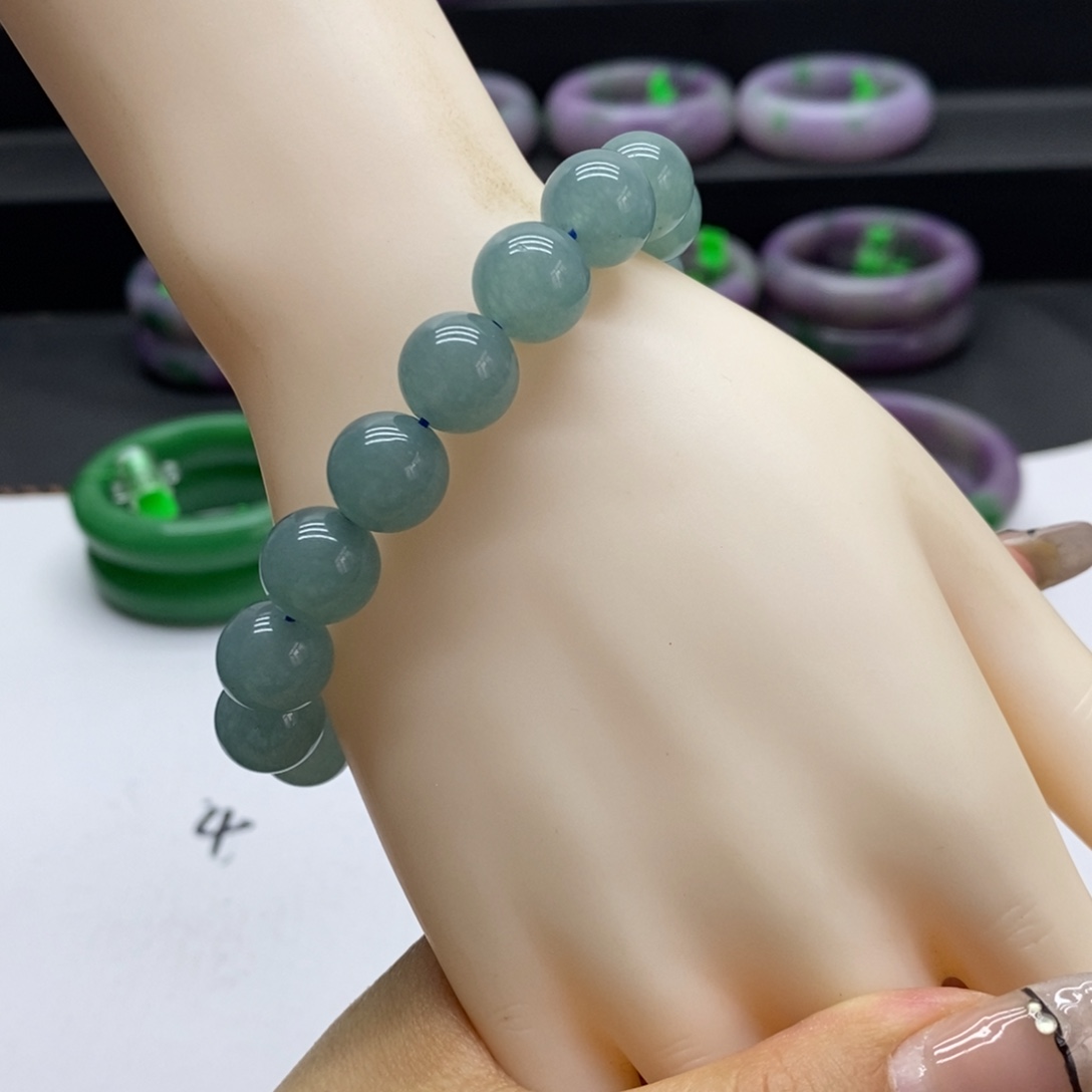 未镶嵌石英质玉珠宝奇石