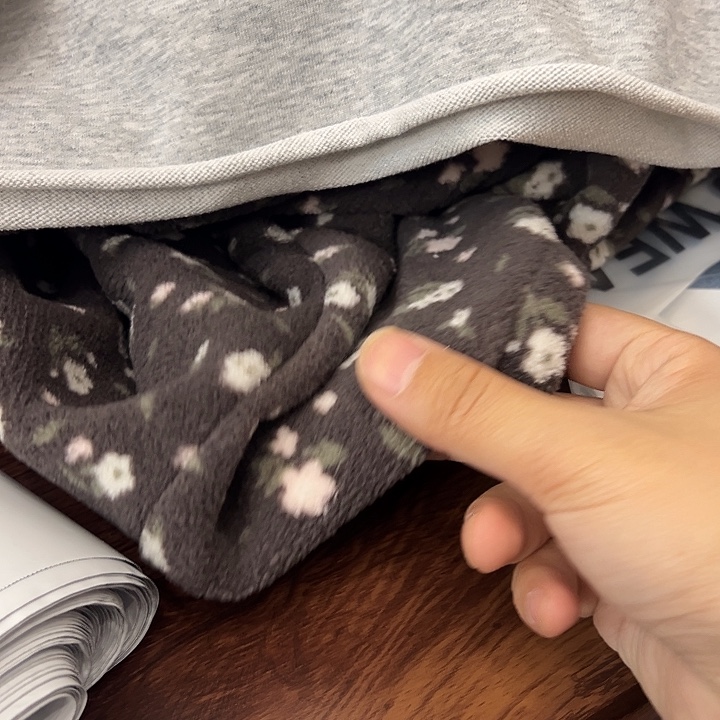 苏***染今天新款 花朵毛茸茸卫裤