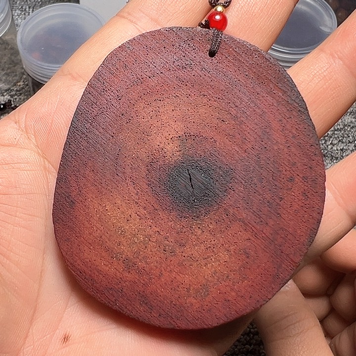 藤类降真香随形7.5左右绿油牛肉干精品高货发其一