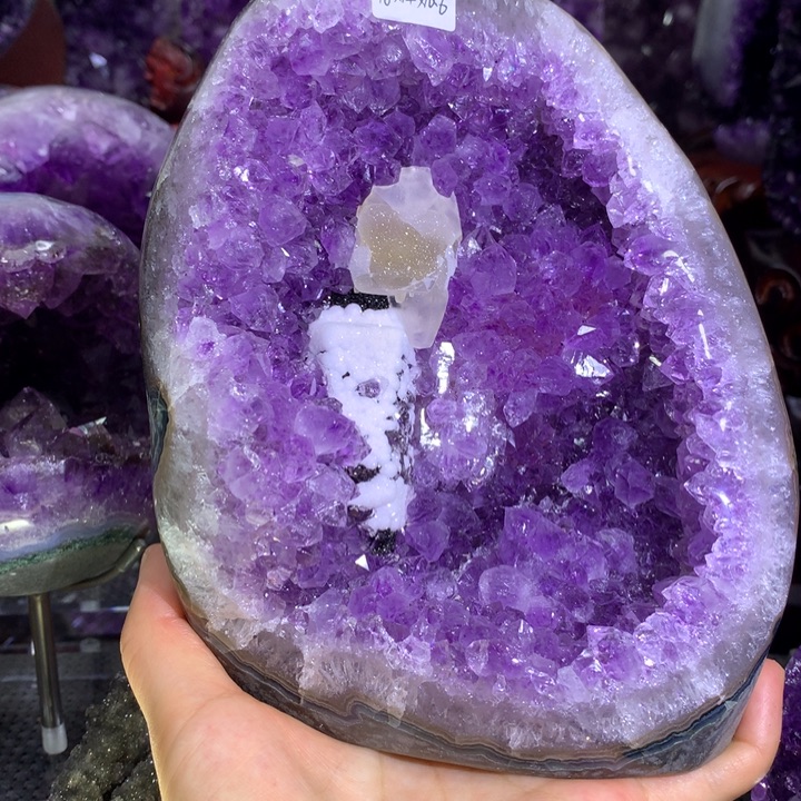 未镶嵌水晶大型摆件（非配饰）