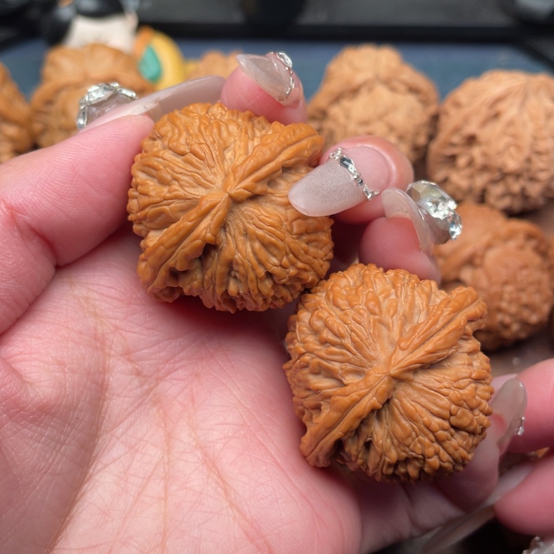 文玩核桃吊坠尘*丶全品白狮子40