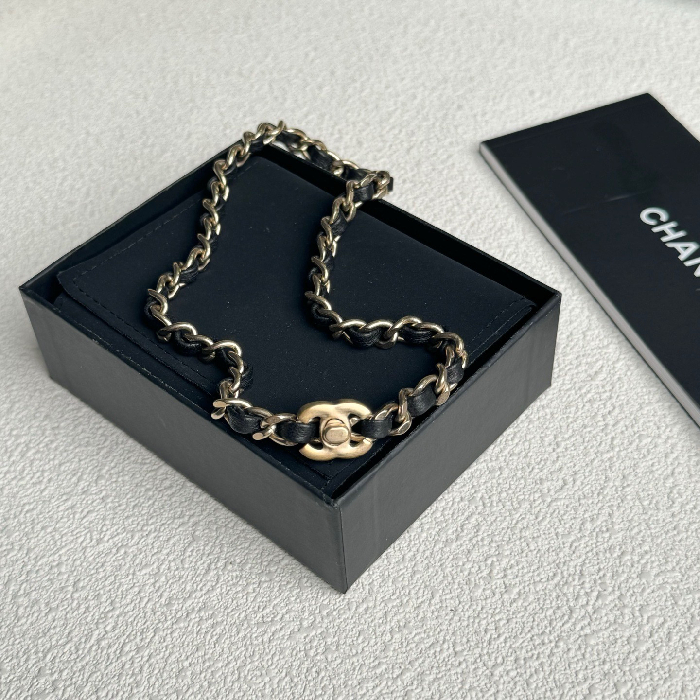95新 Chanel/香奈儿 泡泡中古Chanel黑金穿皮书包扣choker