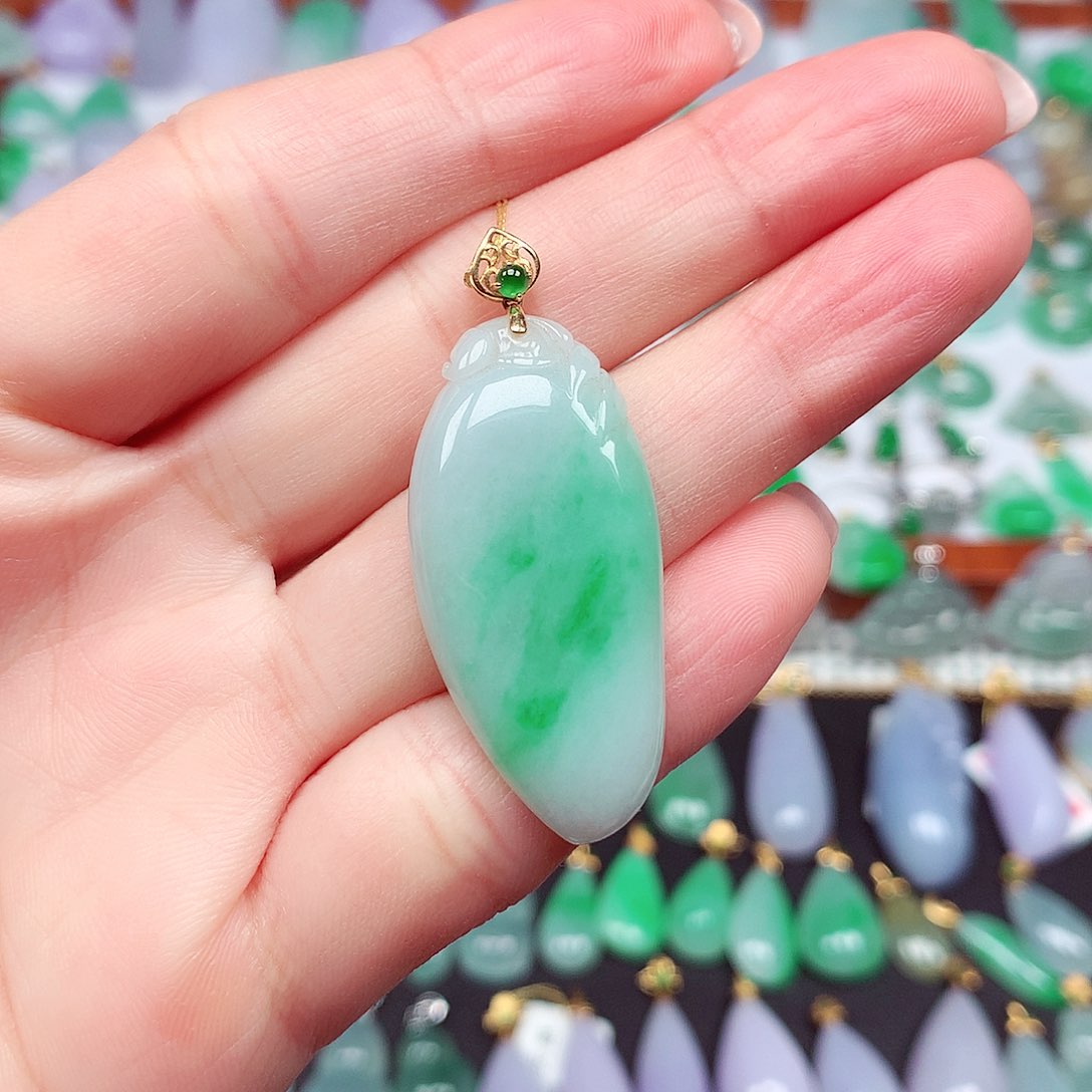 翡翠颈饰18K金镶嵌天然翡翠A货