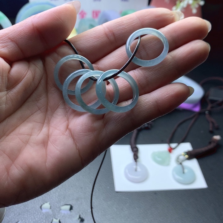 未镶嵌翡翠戒指定制翡翠