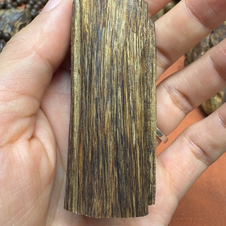 大叶紫檀（黑酸枝木类）