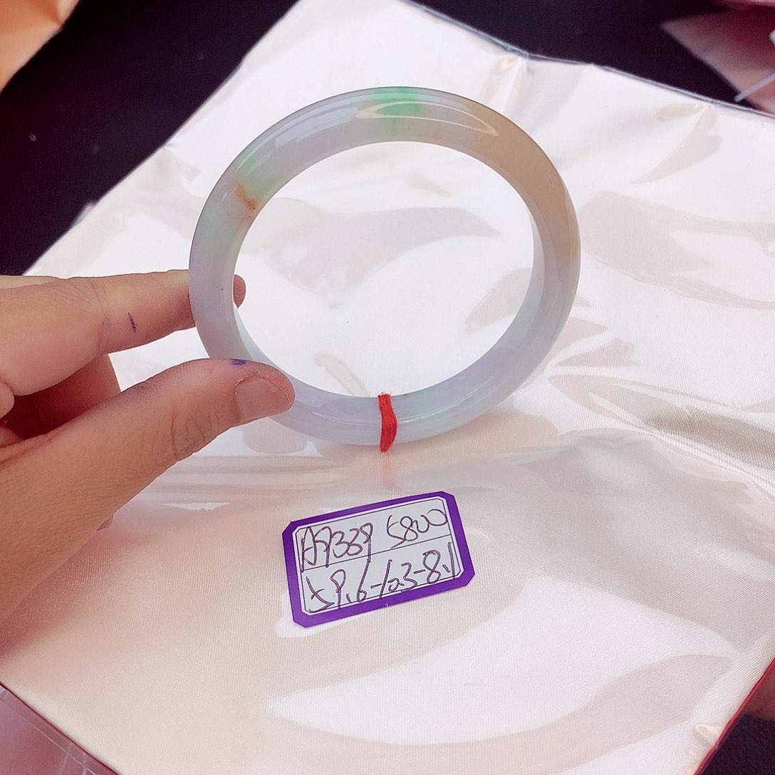 翡翠手镯未镶嵌翡翠