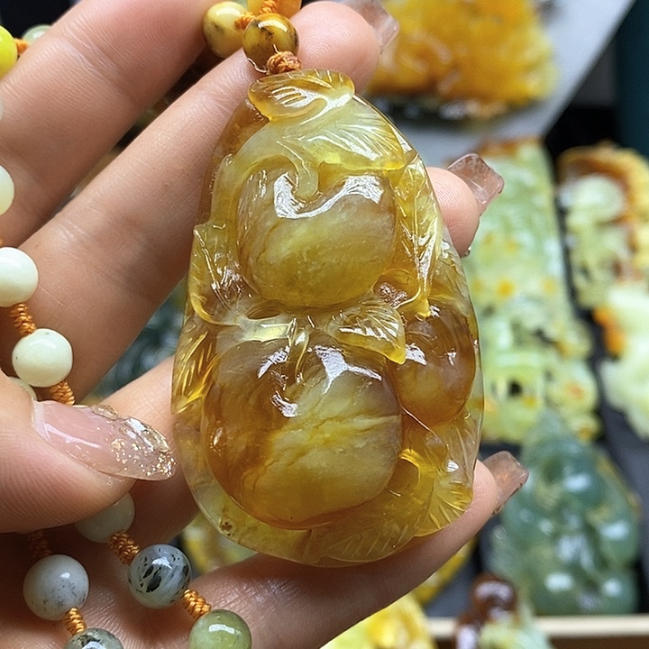 蛇纹石玉挂件未镶嵌