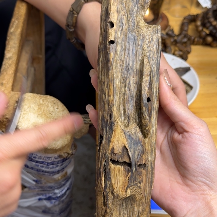 沉香手把件白棋品种块料132克