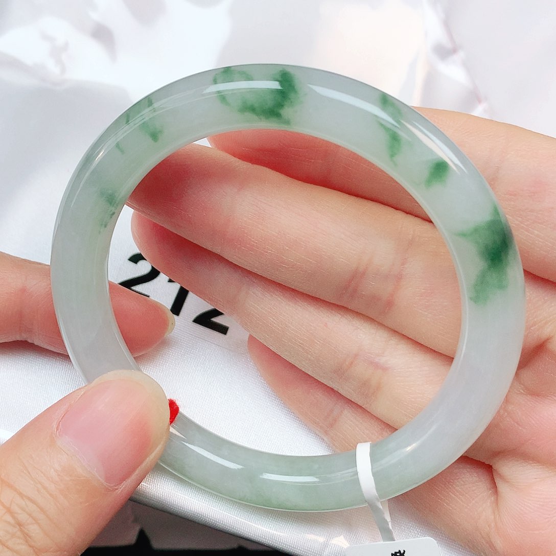 翡翠手镯未镶嵌抖音212