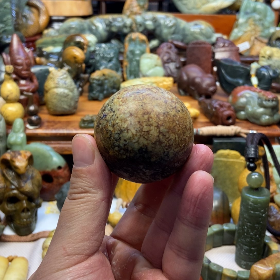 岫岩河磨玉（透闪石质玉）把件未镶嵌