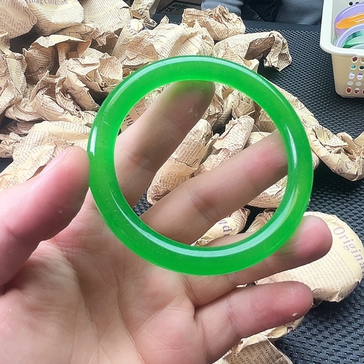 翡翠颈饰未镶嵌啊啊