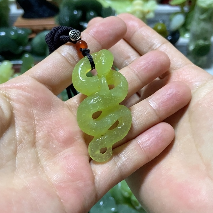 【闪购商品】蛇纹石玉挂件未镶嵌