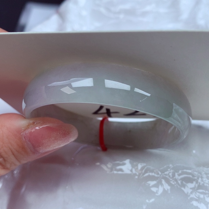 翡翠手镯未镶嵌翡翠