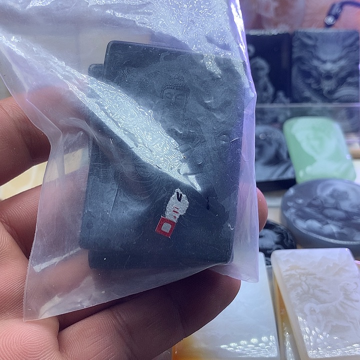 未镶嵌黑曜岩颈饰林*